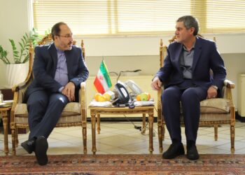 از ظرفیت فضای مجازی و انسان رسانه ها با رویکرد مثبت استفاده شود 1 از ظرفیت فضای مجازی و انسان رسانه ها با رویکرد مثبت استفاده شود