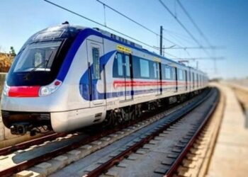 مترو شیراز روی ریل فعالیت اما معطل واگن 5 مترو شیراز روی ریل فعالیت اما معطل واگن