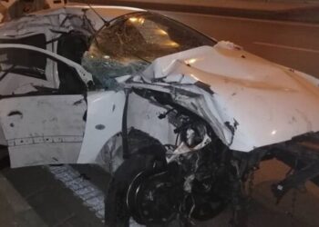 مرگ مادر و کودک بر اثر تصادف در آزاد راه شیراز اصفهان