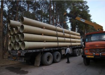 نخستین محموله کمک های خیرین به مجموعه میراث جهانی تخت جمشید رسید 3 نخستین محموله کمک های خیرین به مجموعه میراث جهانی تخت جمشید رسید