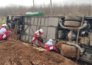 5 کشته و 24 مصدوم در حادثه واژگونی اتوبوس