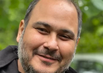 رضا داوود نژاد درگذشت