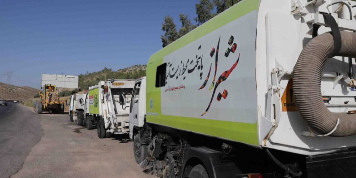 اجرای برنامه جهاد پاکسازی همزمان با هفته محیط زیست در مبادی ورودی و خروجی شهر شیراز انجام شد