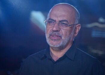 تعیین سرنوشت هم یک حق است و هم یک تکلیف سیاسی و مسئولیت اجتماعی 1 تعیین سرنوشت هم یک حق است و هم یک تکلیف سیاسی و مسئولیت اجتماعی