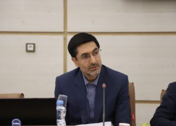 واکنش فرماندار سروستان به اقدام غیر قانونی رئیس علوم پزشکی شیراز 4 واکنش فرماندار سروستان به اقدام غیر قانونی رئیس علوم پزشکی شیراز