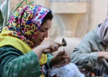 دورههای آموزش رایگان 16 رشته صنایعدستی در شیراز برگزار میشود 2 دورههای آموزش رایگان 16 رشته صنایعدستی در شیراز برگزار میشود