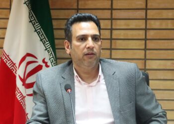 خدمت به مردم ساعت اداری نمی شناسد 2 خدمت به مردم ساعت اداری نمی شناسد