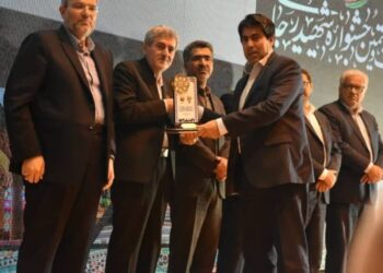 کسب عنوان رتبه برتر در جشنواره شهید رجایی توسط اداره کل صنعت، معدن و تجارت فارس 1 کسب عنوان رتبه برتر در جشنواره شهید رجایی توسط اداره کل صنعت، معدن و تجارت فارس