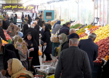 توزیع ۸۰۰ تن میوه و مواد پروتئینی ویژه شب یلدا در بازارچههای شهر راز شهرداری شیراز 4 توزیع ۸۰۰ تن میوه و مواد پروتئینی ویژه شب یلدا در بازارچههای شهر راز شهرداری شیراز
