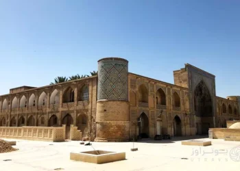 مرمت مدرسه خان شیراز با سیمان سفید!