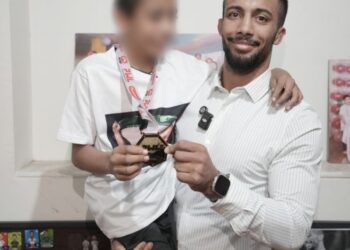 مدال طلای گرایی در دستان ابوالفضل؛ قهرمانیِ امید در شبِ کودکان عطر یاس نبوی شیراز 2 مدال طلای گرایی در دستان ابوالفضل؛ قهرمانیِ امید در شبِ کودکان عطر یاس نبوی شیراز