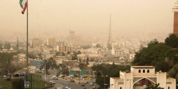 فارس در آستانه تغییرات جوی؛ هشدار زرد برای باد، گردوخاک و بارش 48 گرد و غبار