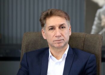 پروژه برای تغییر چهره گردشگری فارس؛ ۱۲۸ هزار میلیارد ریال سرمایهگذاری 3 پروژه برای تغییر چهره گردشگری فارس؛ ۱۲۸ هزار میلیارد ریال سرمایهگذاری