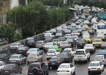 شیراز برای فرار از ترافیک مرکز شهر، ادارات را پراکنده میکند 1 شیراز برای فرار از ترافیک مرکز شهر، ادارات را پراکنده میکند