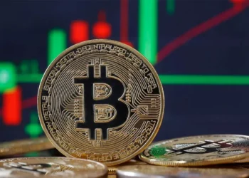 بیت‌کوین عقب نشست؛ قانون شفافیت چگونه بازار رمزارزها را تحت تأثیر قرار داد؟