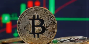 بیت‌کوین عقب نشست؛ قانون شفافیت چگونه بازار رمزارزها را تحت تأثیر قرار داد؟